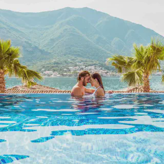 /img/1139-florida-honeymoon-planning.webp