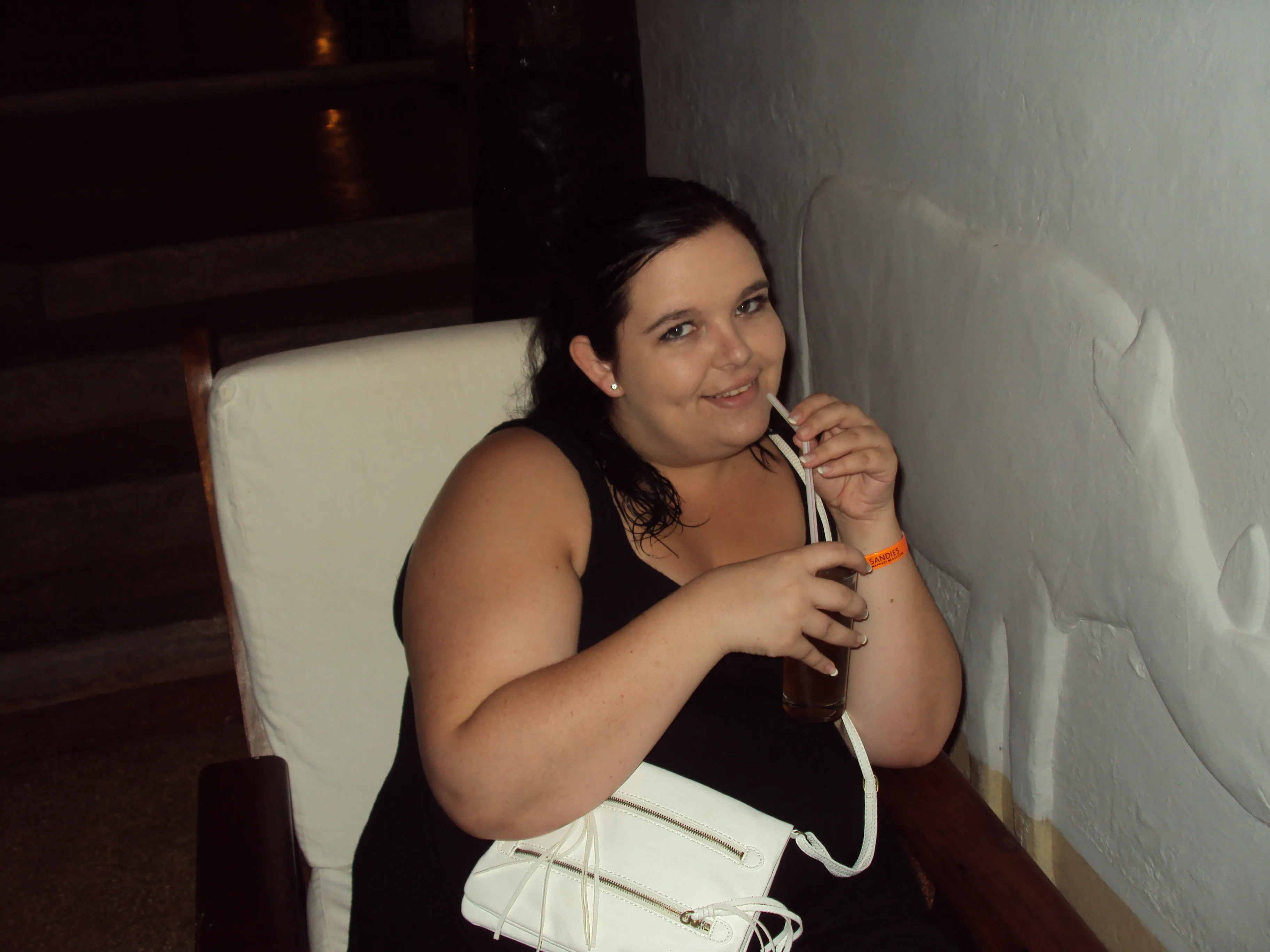 /img/1146-honeymoon-hidden-cam-image7.webp