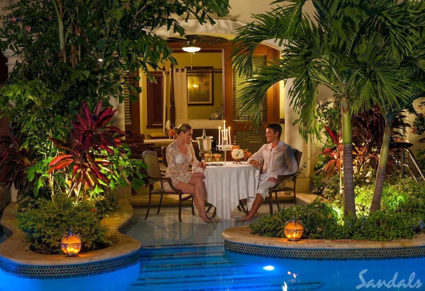 1176 sandals luxury dining