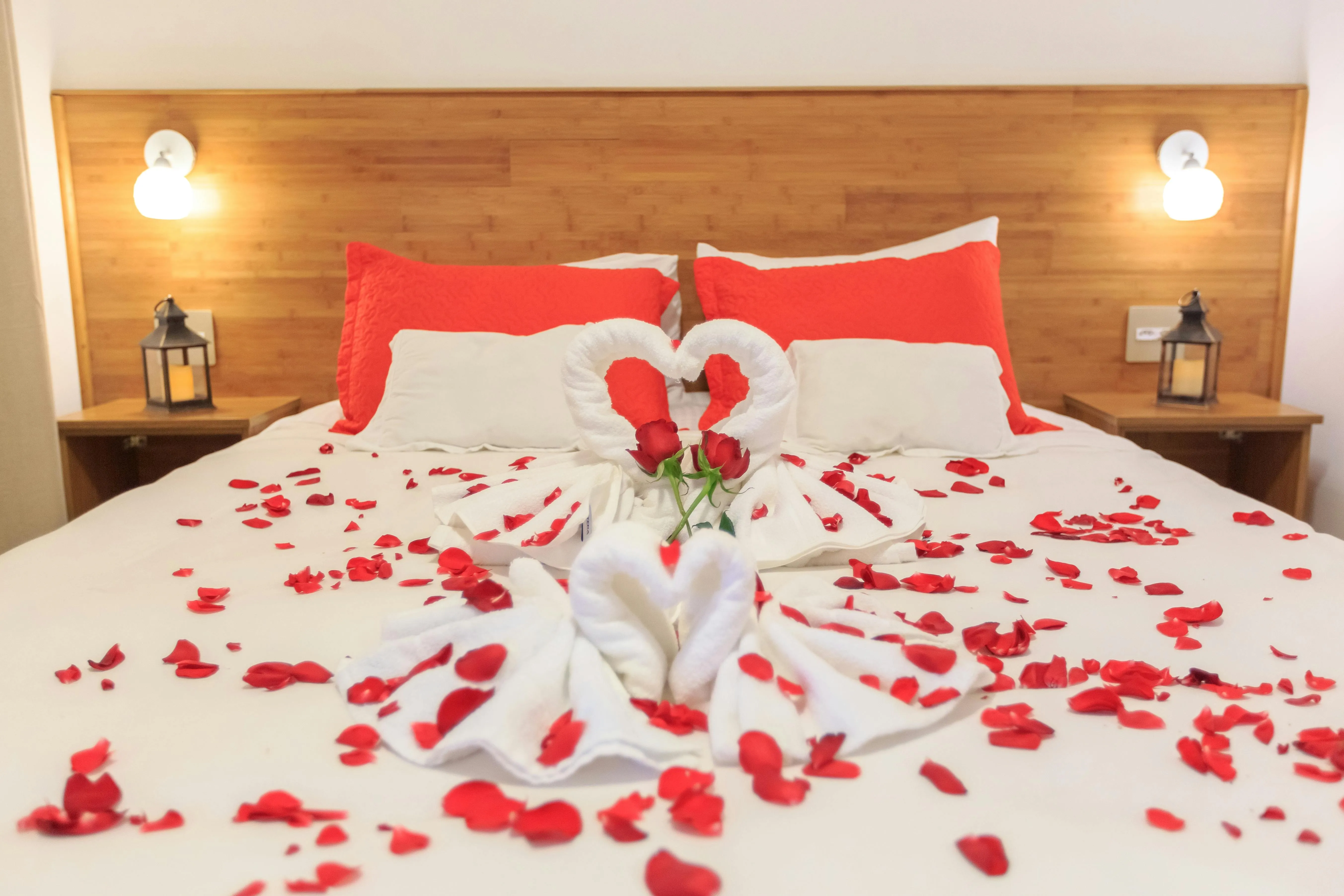 1178 honeymoon suite champagne