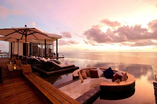 1197 maldives romantic dinner