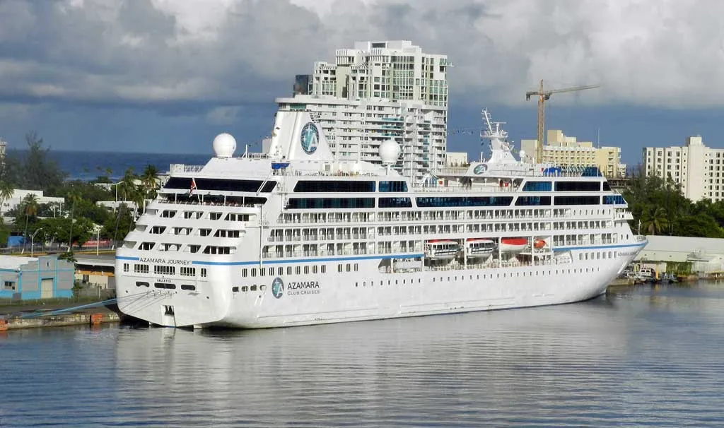 /img/1207-azamara-club-honeymoon-ship.webp