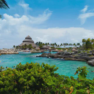 /img/1211-cancun-honeymoon-budget.webp