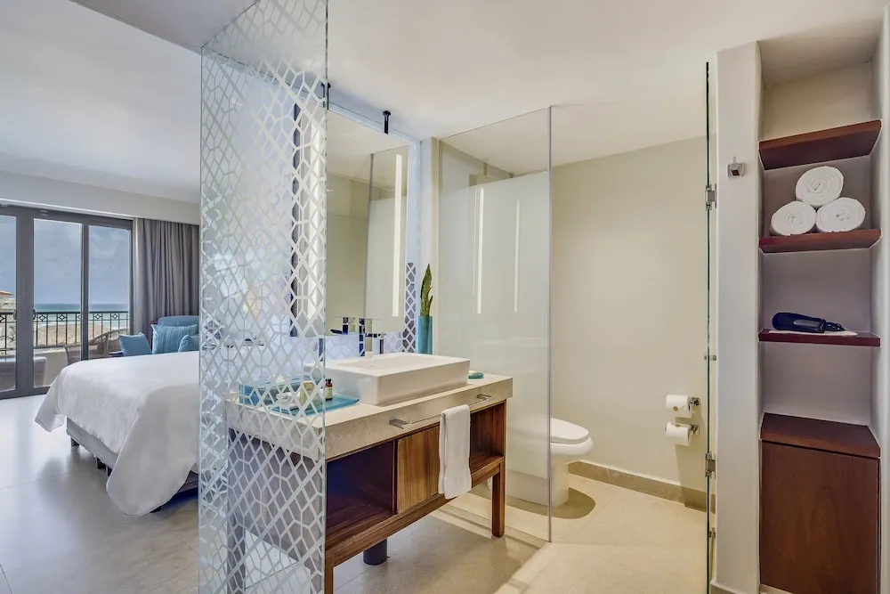 1332 excellence playa mujeres pool