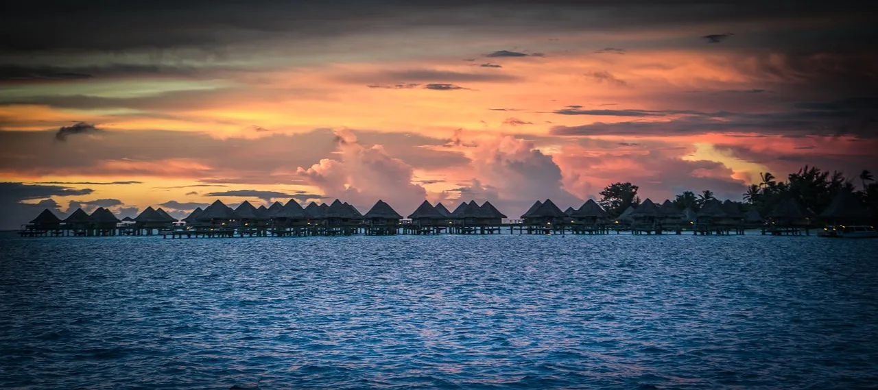 /img/1365-bora-bora-budget.webp
