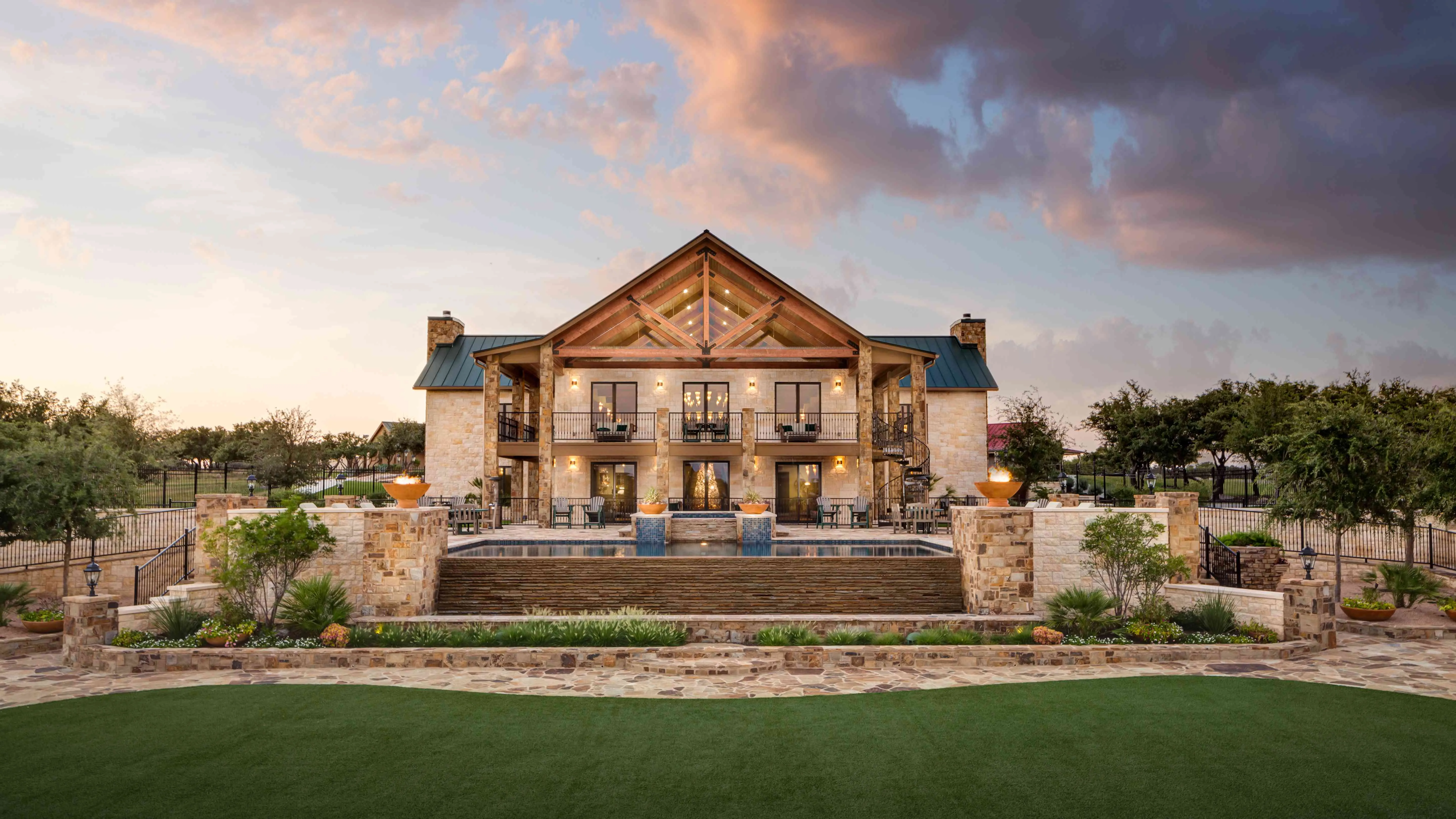 /img/1375-san-antonio-honeymoon-planning.webp